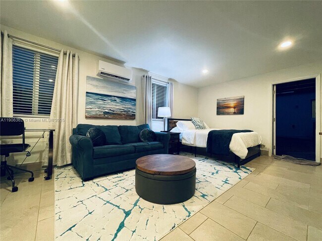 Building Photo - 343 Menores Ave