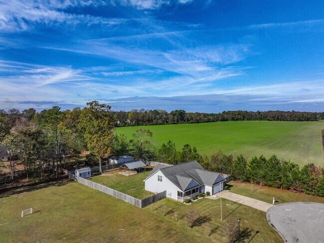 Building Photo - 389 Livingston Dr