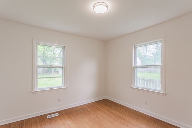 Building Photo - Single Level 3 Bedroom Home in East Ridge!
