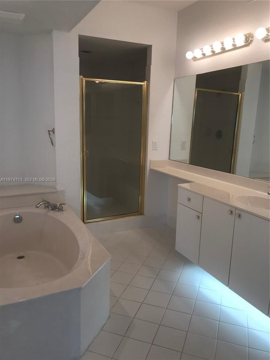 Building Photo - 10770 NW 66th St