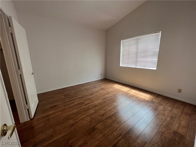 Building Photo - 8301 Boseck Dr
