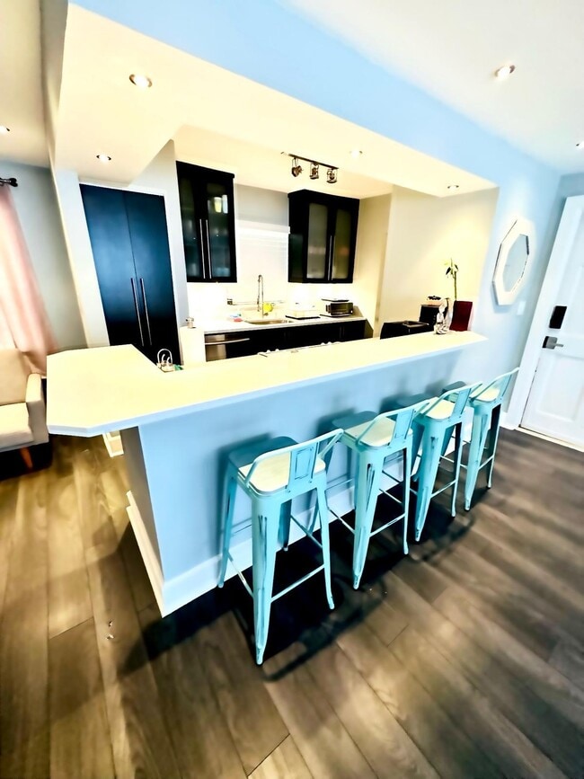 Primary Photo - 2424 NE 9th St