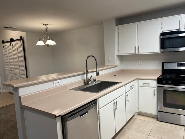 Kitchen - 31230 Taylor Ln