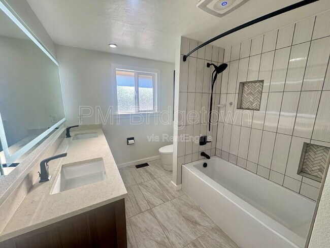 Building Photo - 670 NE 22nd St