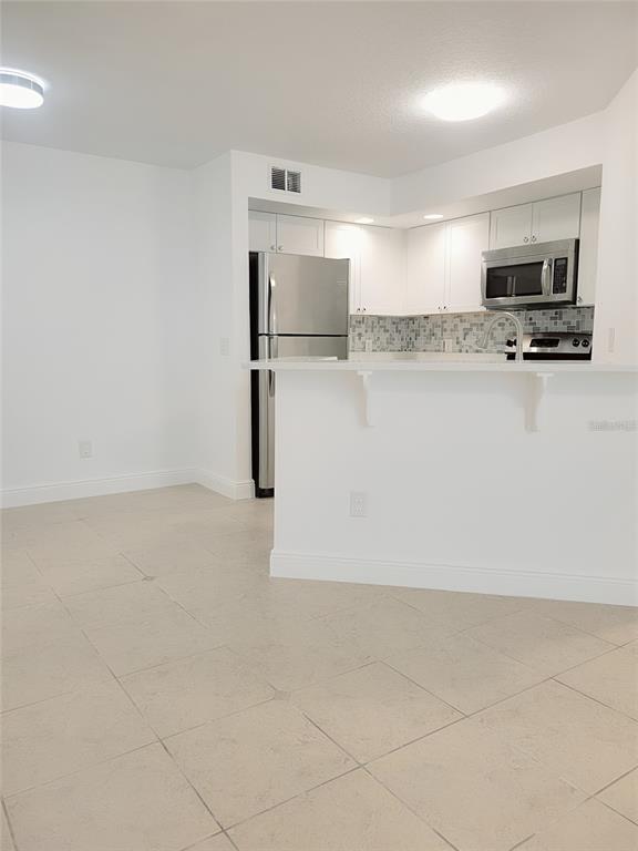 Building Photo - 4528 Commander Dr