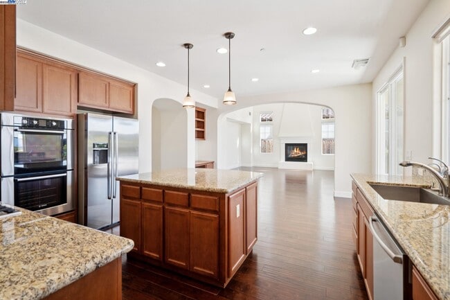 Building Photo - 454 Bengali Ct