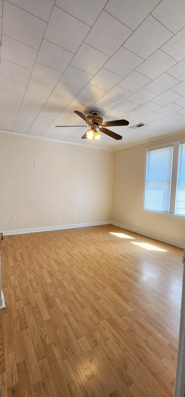 Building Photo - 413 N Magnolia St