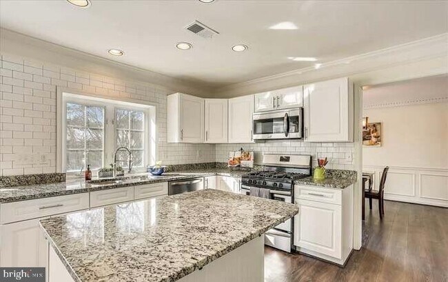 Building Photo - 1703 Aldin Ct