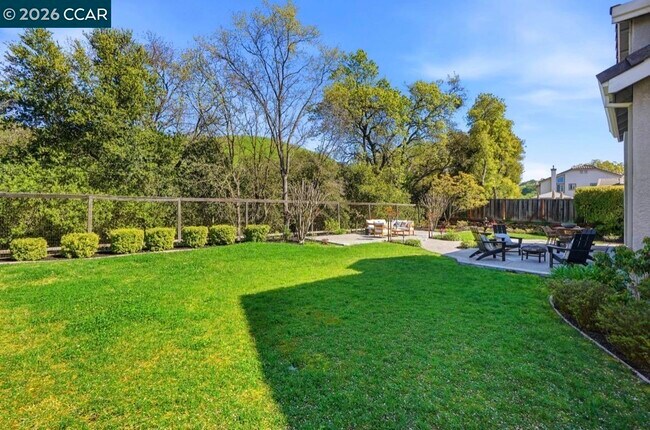 Building Photo - 1038 McCauley Rd