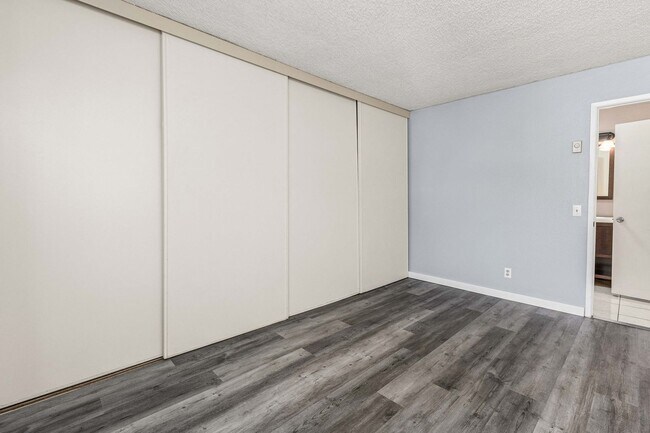 Building Photo - 8022 Linda Vista Rd