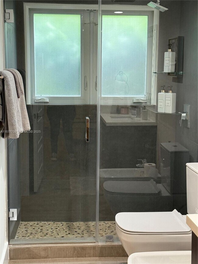 Building Photo - 3231 Salzedo St