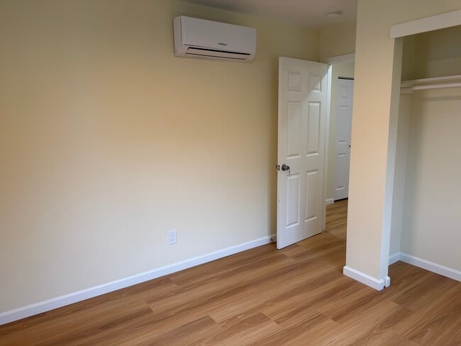 Building Photo - 3975 Altamont Ave