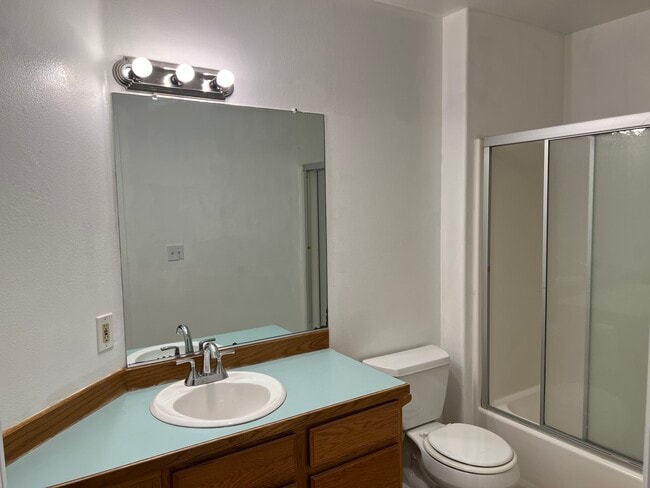 Building Photo - 15021 SE 130th Dr