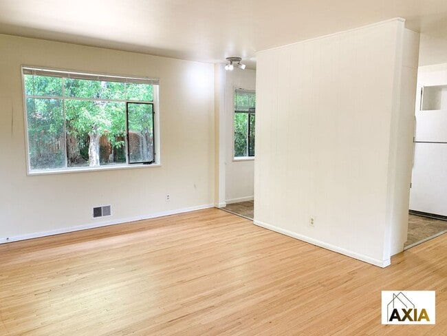 Building Photo - Home in South Boulder for Fall Pre-Lease!