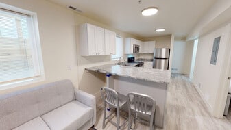 Building Photo - 1214 Washtenaw Ct