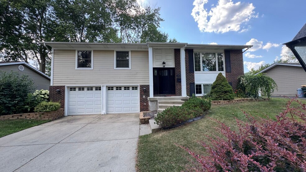 Primary Photo - 4130 N Firestone Dr