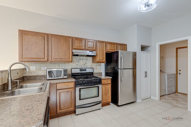 Building Photo - 708 Valley View Ct