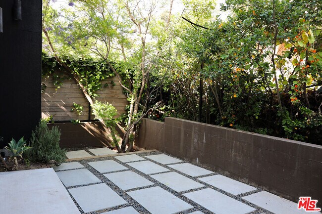 Building Photo - 2230 Glendale Blvd