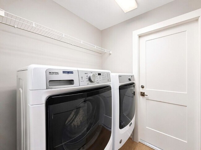 Building Photo - Beautifully renovated 3/2 home now available in the desirable Villages at Country Creek!
