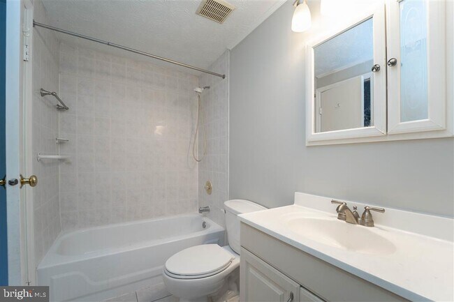 Building Photo - 9428 Orbitan Ct