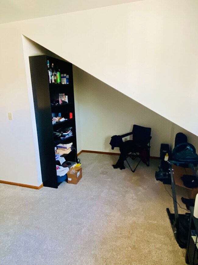 Building Photo - Fun and Funky Tri-Level Townhouse in Northeast Boulder, CO