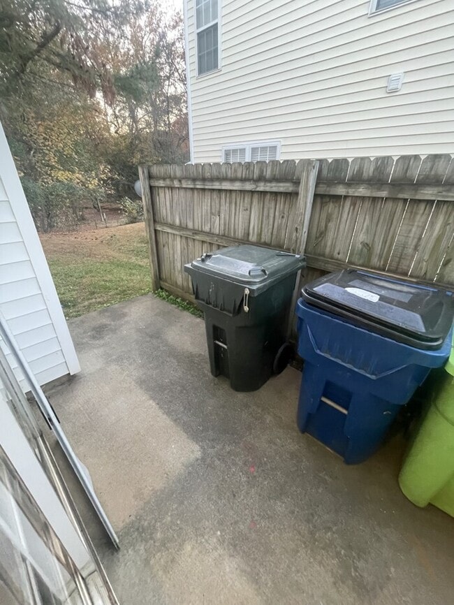 Building Photo - 3 bd 2 ba Ranch house