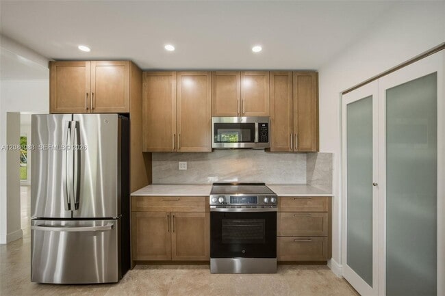 Building Photo - 13240 SW 70th Ave