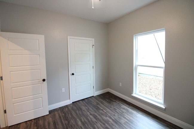 Building Photo - 201 Lacey Eden Ln