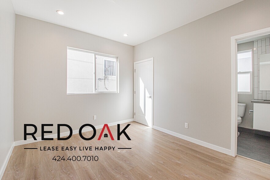 Building Photo - 4506 Esmeralda St