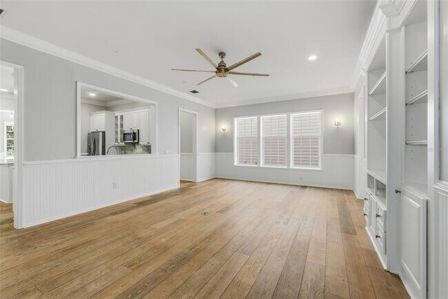 Building Photo - 815 Lake Evalyn Dr