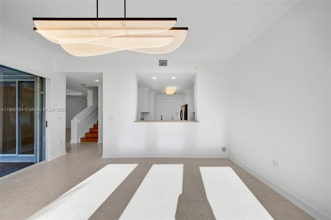 Building Photo - 21025 NE 31st Ave