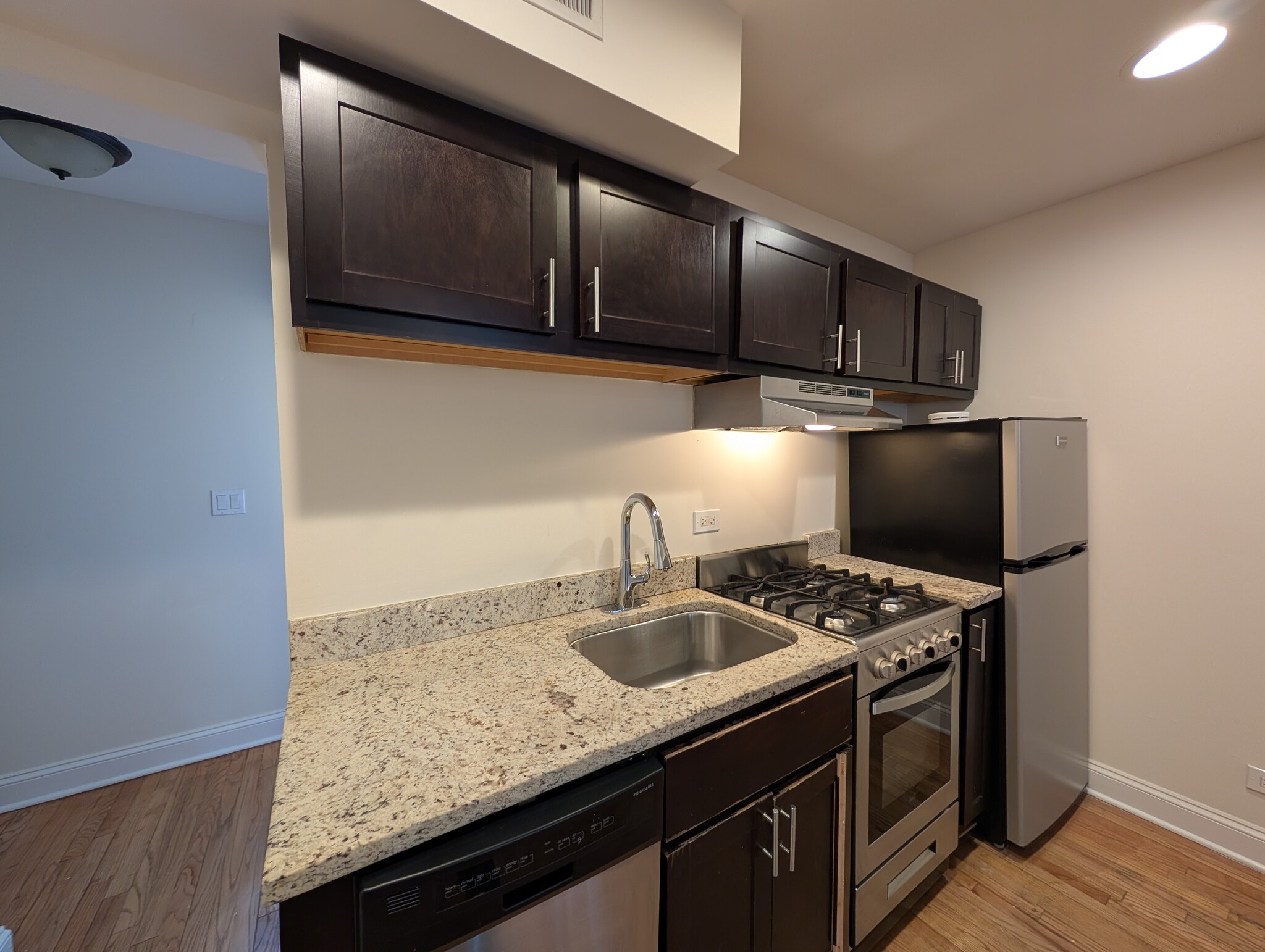 Building Photo - 4036 N Ashland Ave