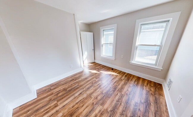 Building Photo - Beautiful Beaver Hills Single Family