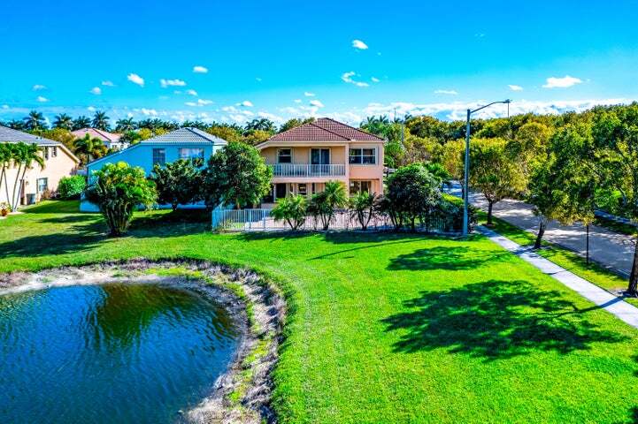 Building Photo - 2324 Simonson Dr