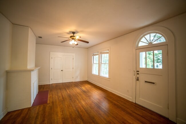 Primary Photo - 1028 SW 4th Ave