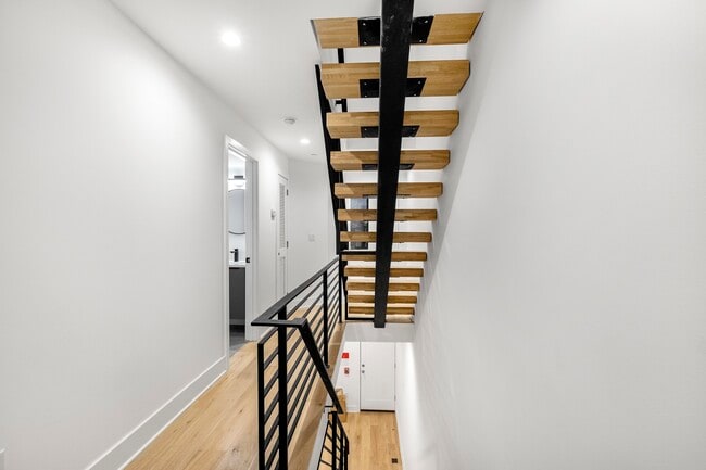 Building Photo - 1328 S 9th St