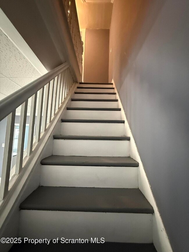 Building Photo - 203 Greenbush St