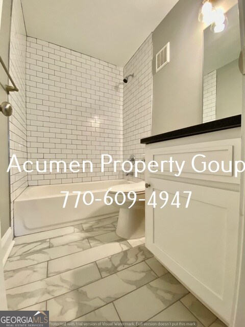 Primary Photo - 536 College St