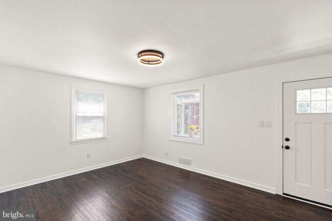 Building Photo - 8723 Lackawanna Ave