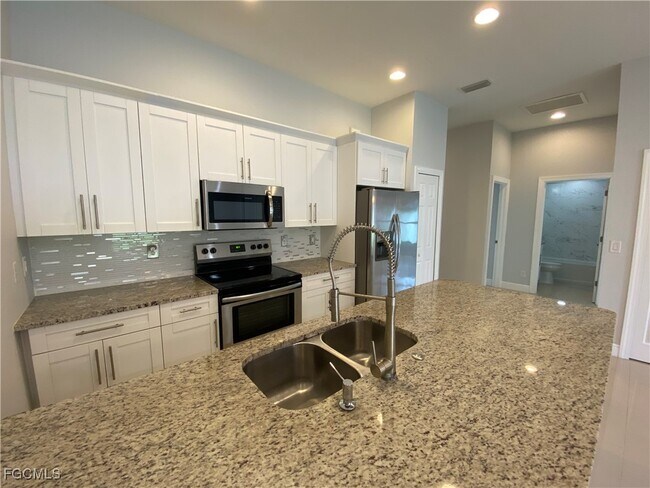 Building Photo - 255 SW 4th St