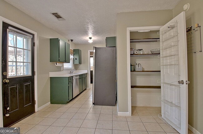 Building Photo - 15 Chestlehurst Way