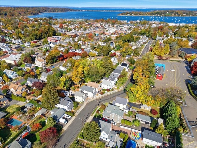 Building Photo - 100 School St