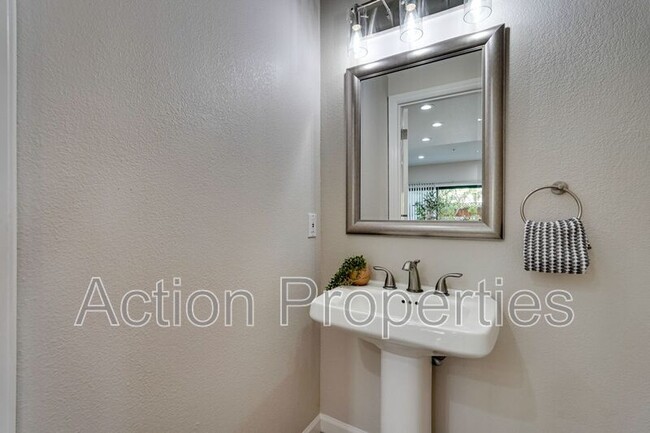 Building Photo - 20233 Joseph Cir