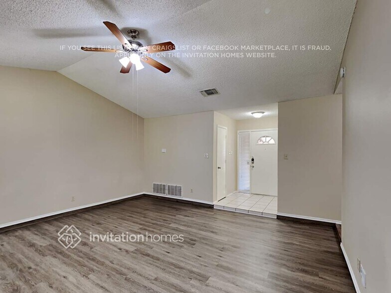 Building Photo - 305 Iberis Dr