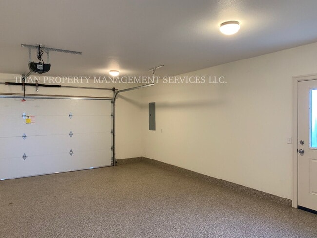 Building Photo - Stunning Ranch-Style Home in Up-and-Coming Hillsboro