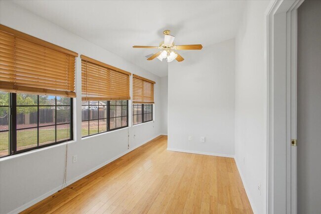 Building Photo - 2330 W Gambel's Ridge Dr