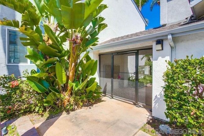 Building Photo - 5055 La Jolla Blvd