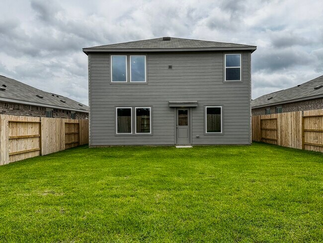 Building Photo - 6242 Alder Crk Dr