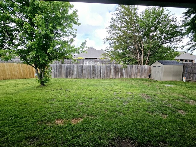 Building Photo - 2010 Constitution Ave