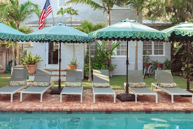 Building Photo - 446 27th St